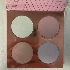 ColourPop Crème de la Crème highlighter palette